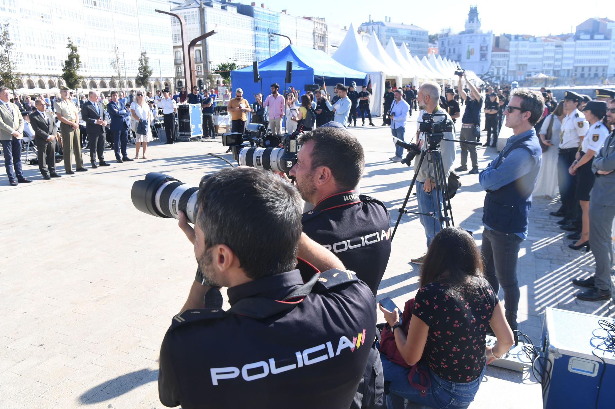 Exhibición de vehículos de la Policía Nacional expuestos en la Marina