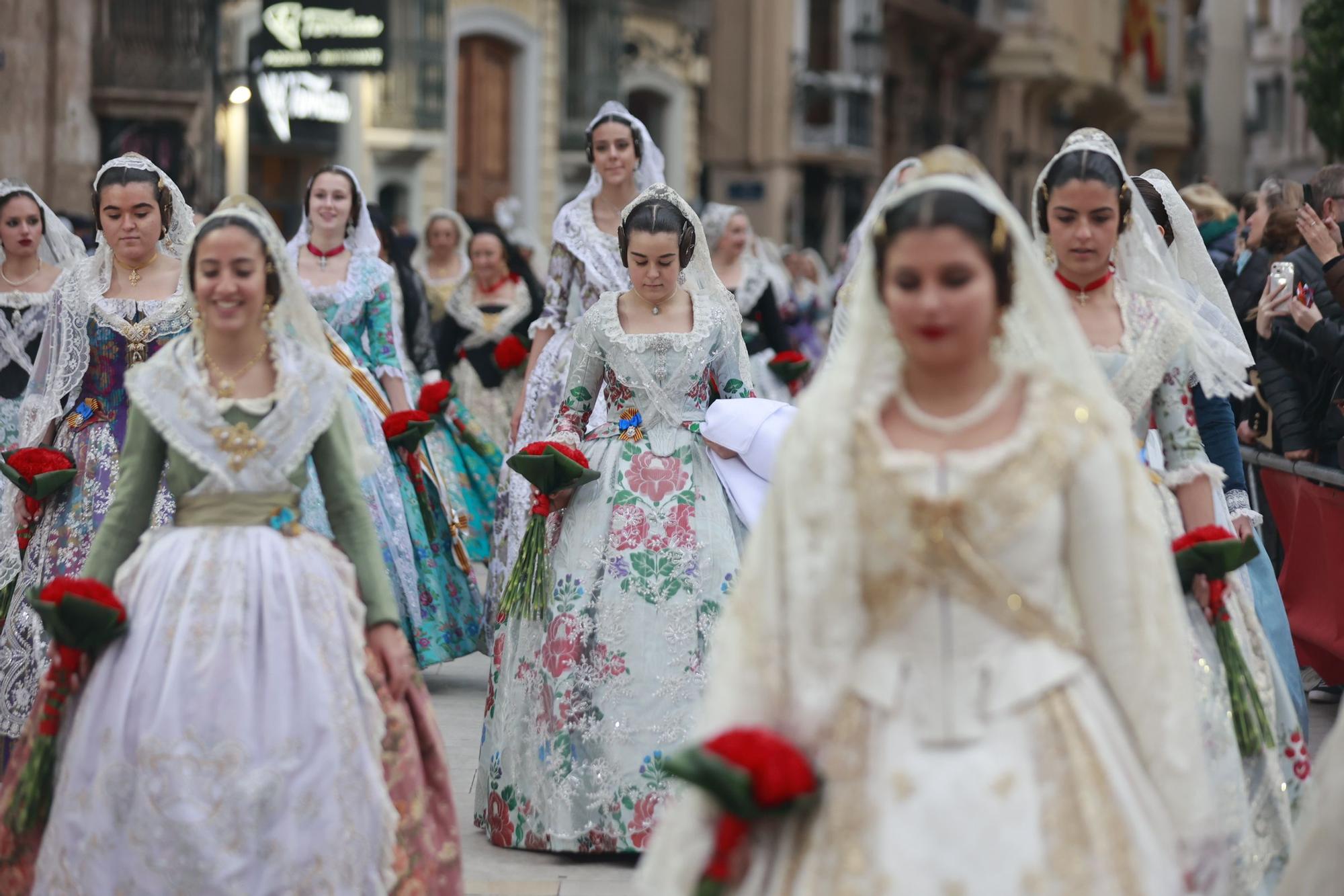 Búscate en el segundo día de ofrenda por la calle Quart (entre las 18:00 a las 19:00 horas)