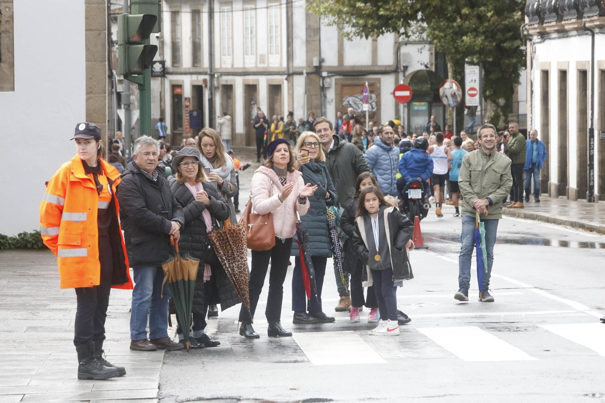 FOTOGALERÍA | Ambiente nas rúas de Santiago durante a 44ª Carreira Popular Pedestre