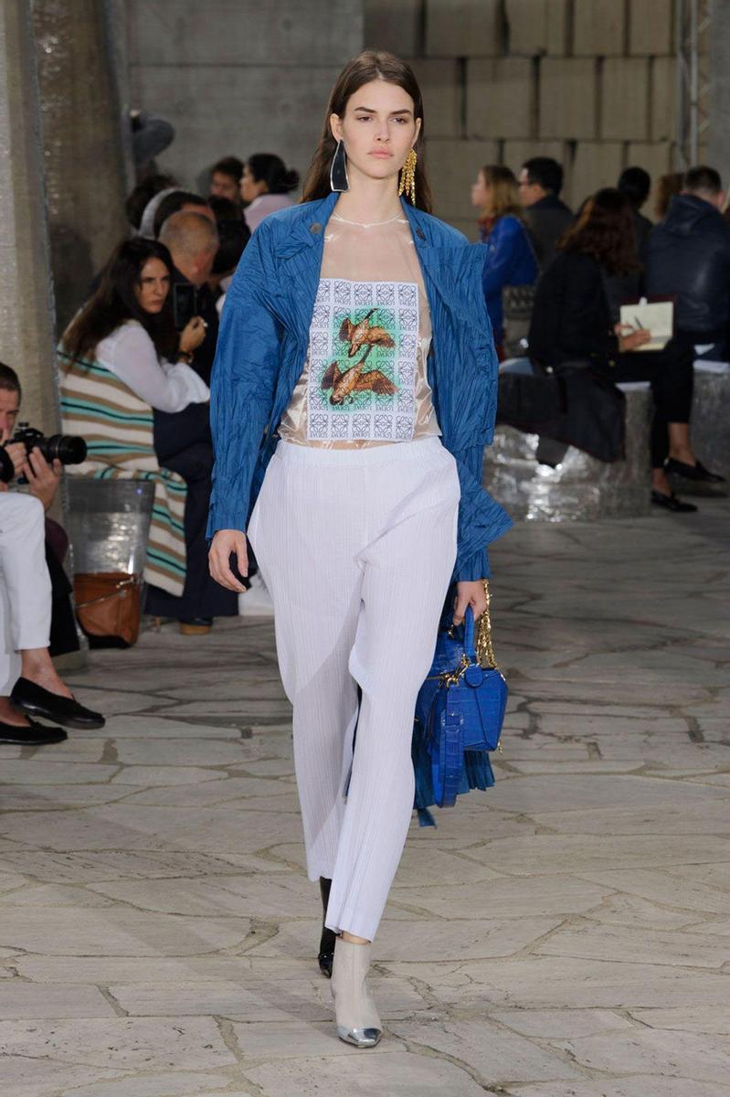 PFW: Loewe Primavera/Verano 2016, azul y blanco