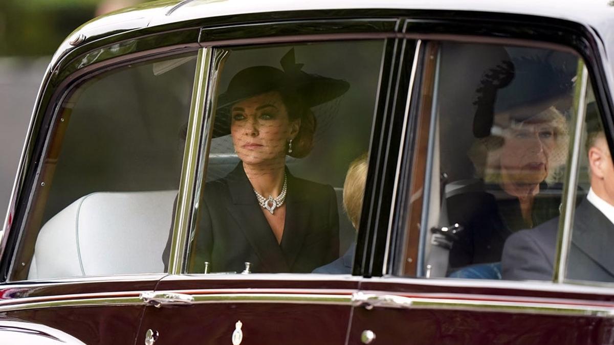 El funeral de la reina Isabel II en fotos: han ido hasta sus bisnietos