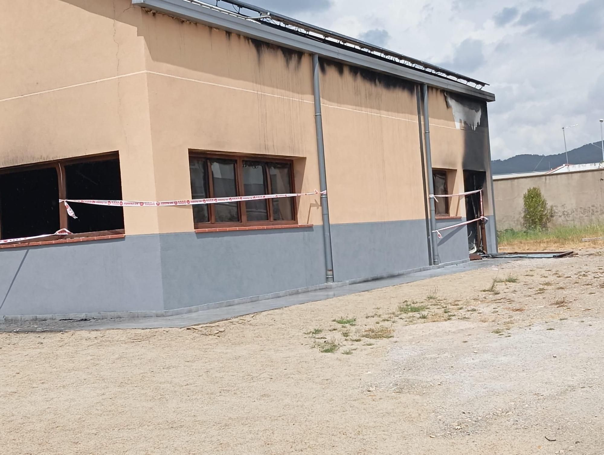 Investigan el incendio de un centro islámico en la localidad catalana de Piera