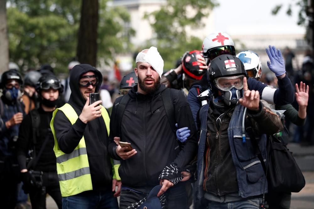 Disturbis a París durant la manifestació de l'1 de maig