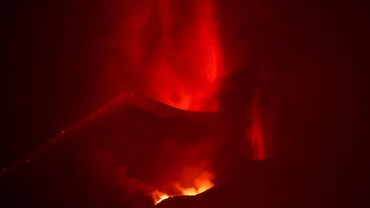 Continúa la efusividad del volcán de La Palma.