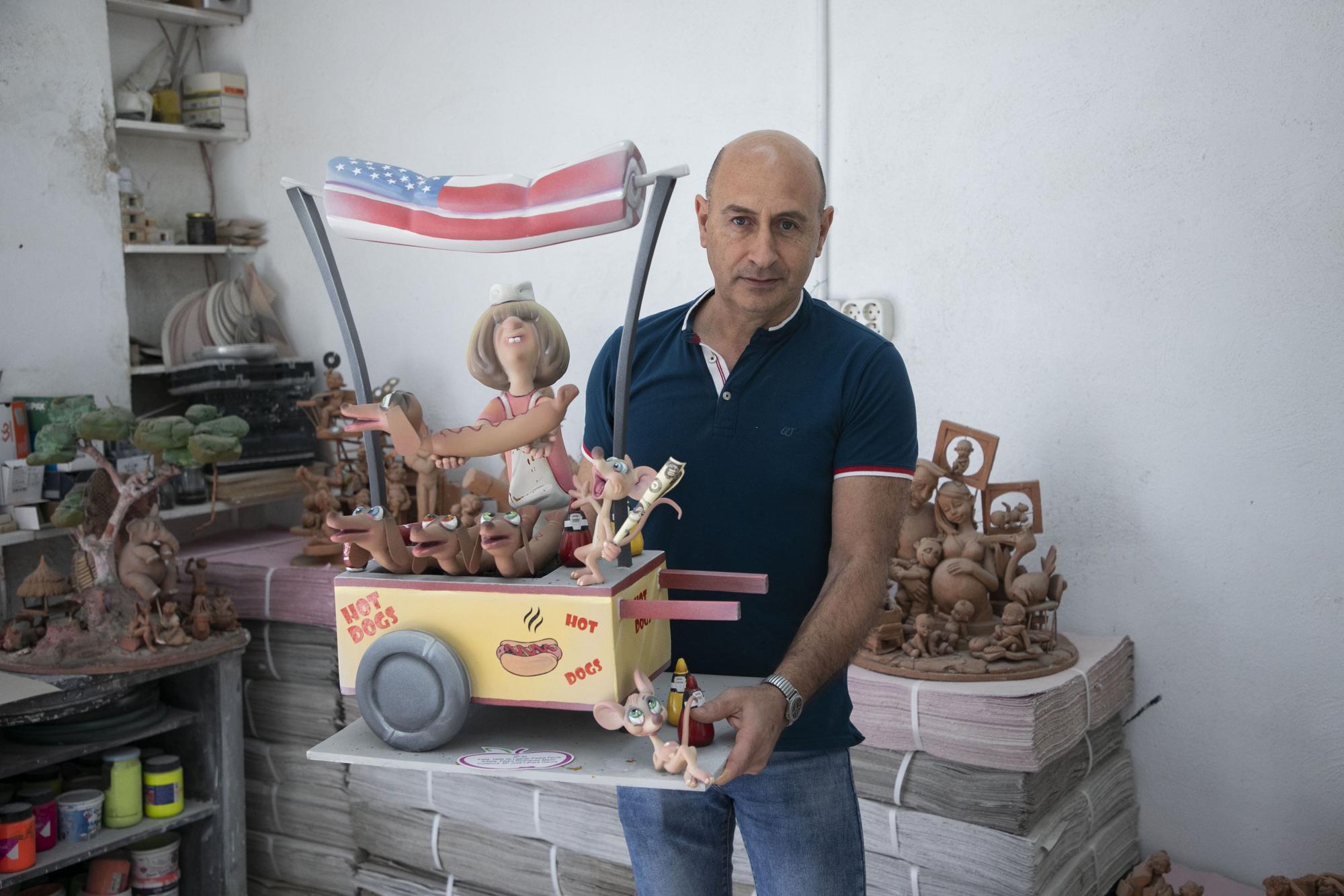 El santuario de moldes de Fallas del artista Pedro Rodríguez