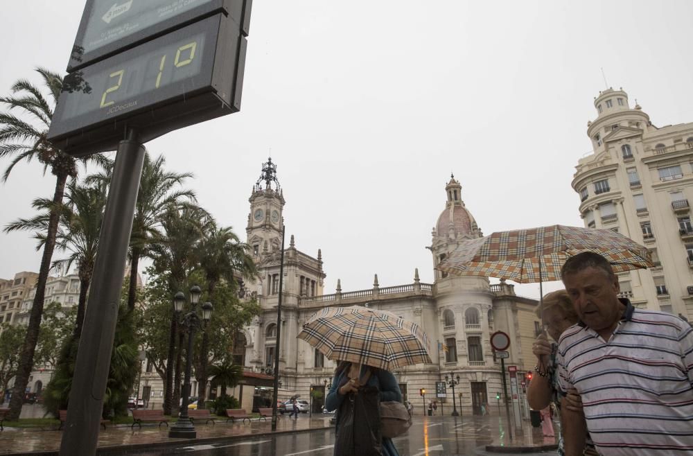 Llueve en la ciudad de Valencia