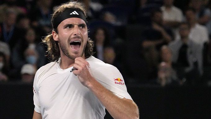 Tsitsipas celebra su pase a las semifinales de Australia.