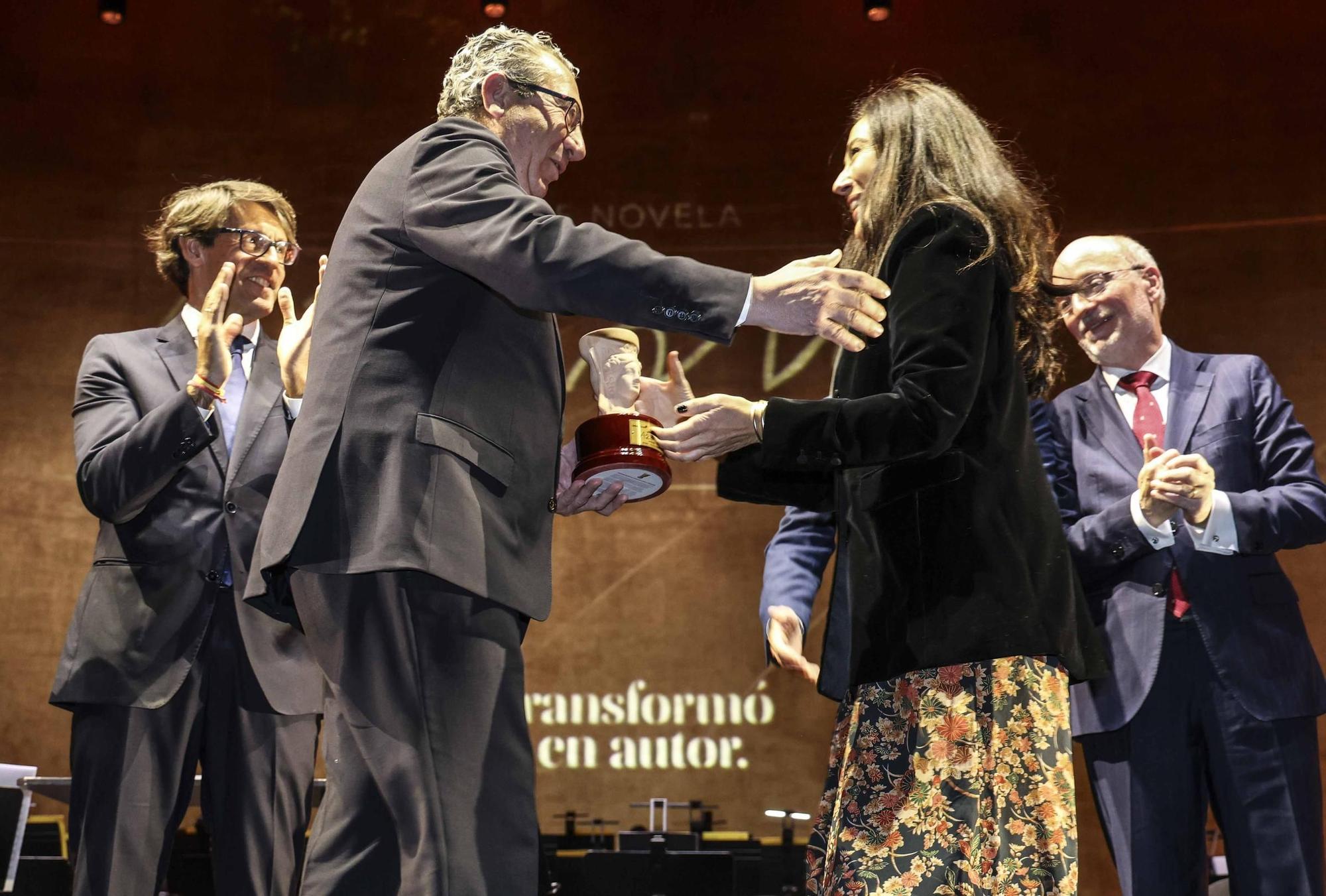 Cristina López Barrio gana el Premio Azorín 2024