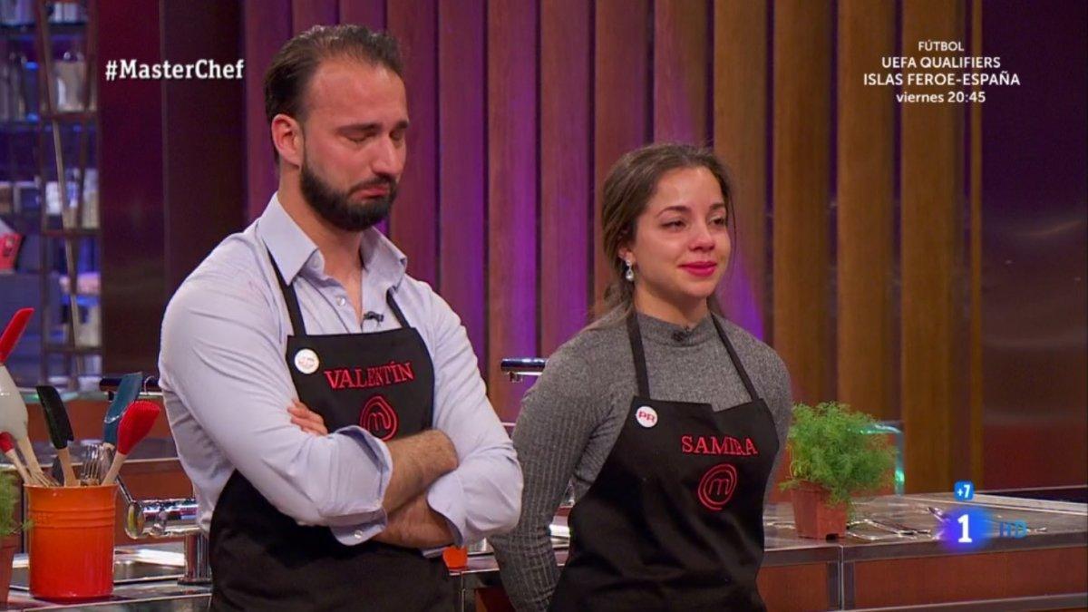 Valentín y Samira conociendo el veredicto del jurado en las cocinas de 'Masterchef'