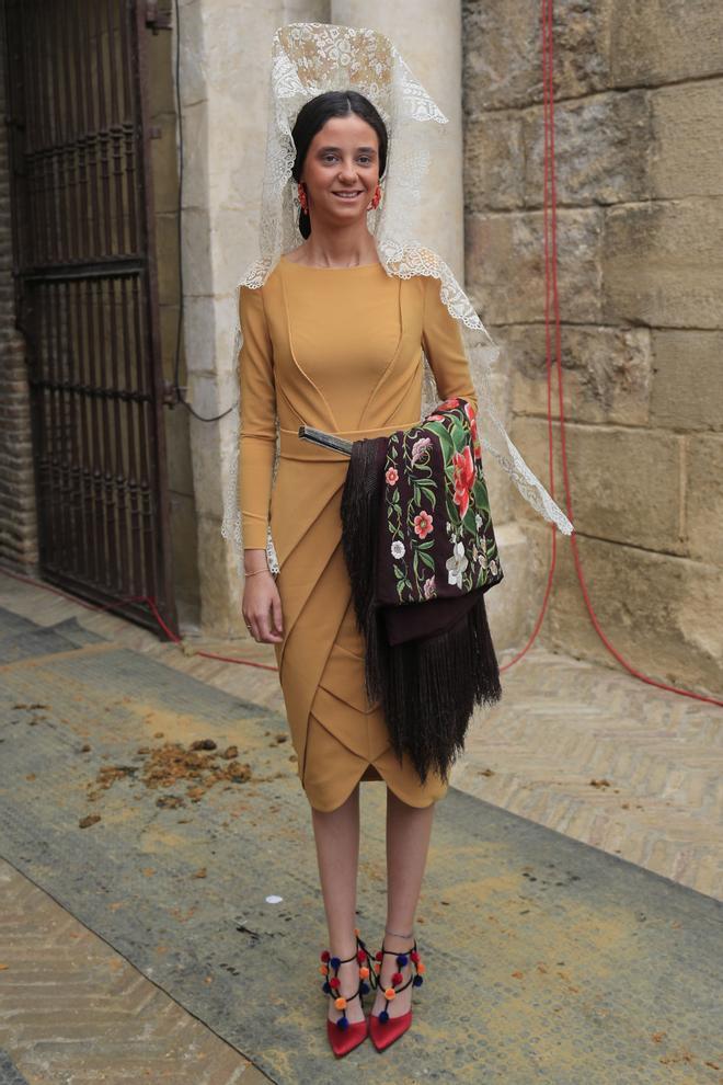 Victoria Federica con vestido amarillo y mantilla como madrina de la XXXIV Exhibición de Enganches de Sevilla