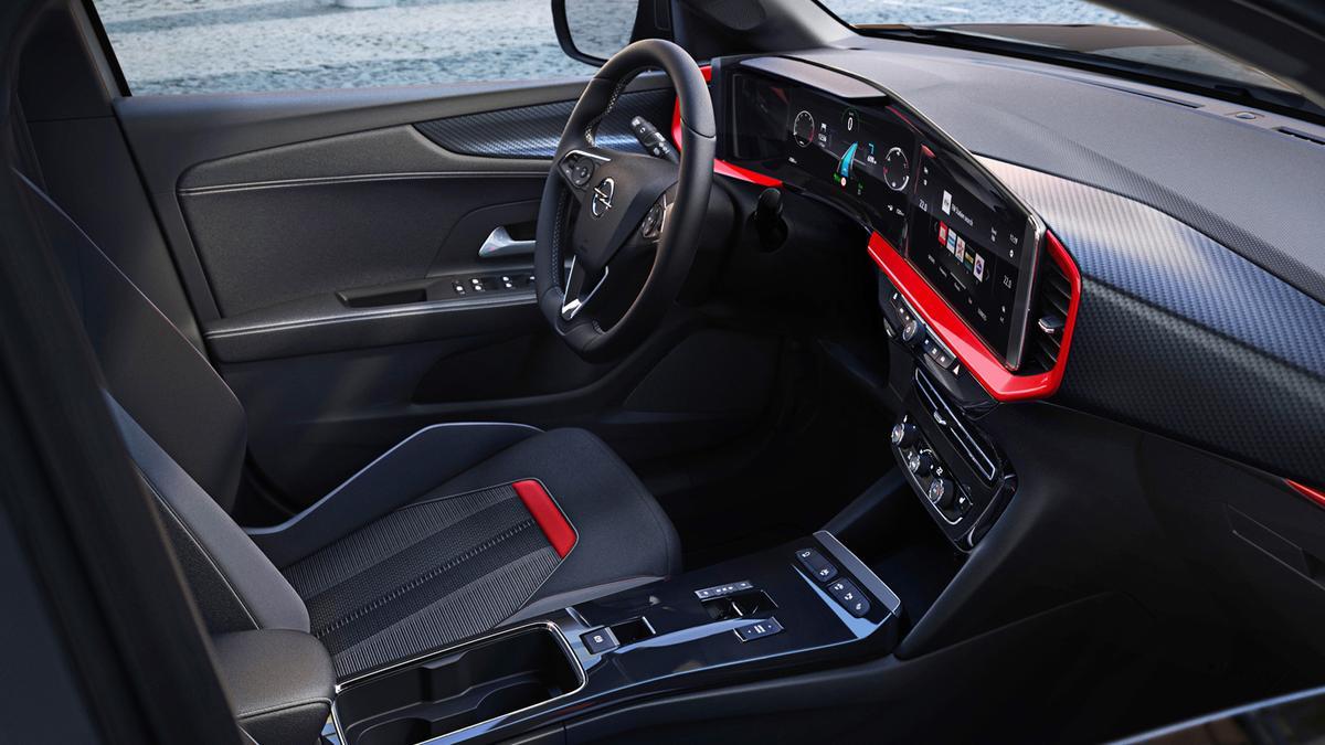El interior del Opel Mokka está presidido por una gran pantalla de 10 pulgadas y su instrumentación digital.