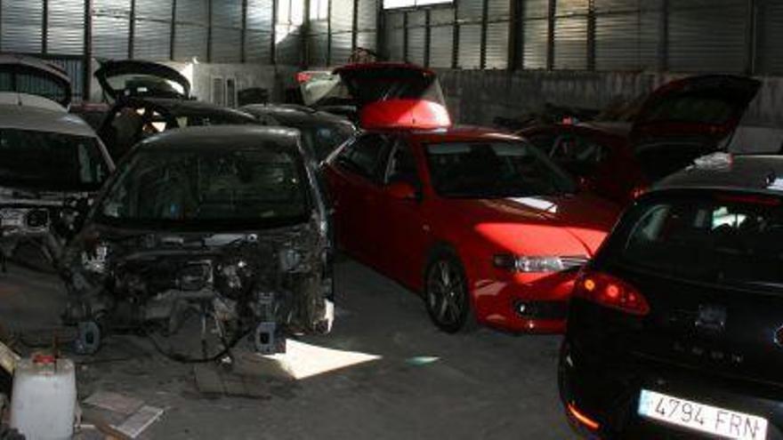 Modificaban vehículos robados para usar en asaltos en Castellón y Valencia