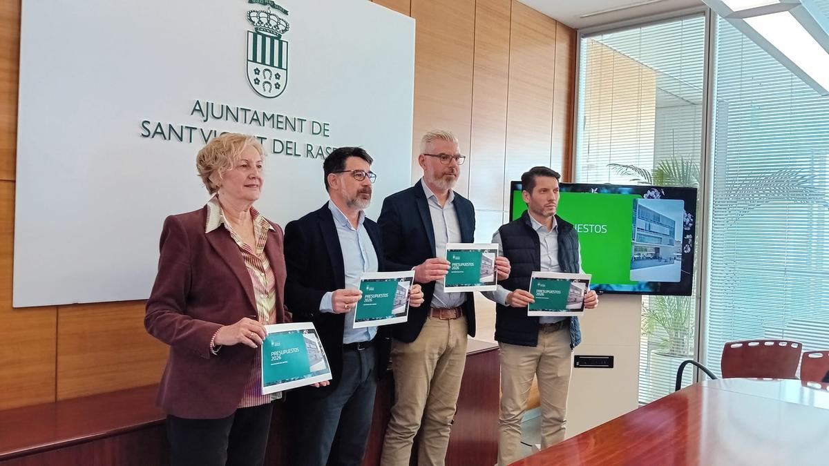 El alcalde y el edil de Intervención de San Vicente, entre los portavoces municipales de PP y Vox