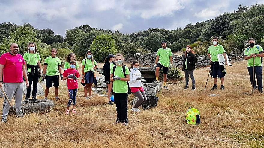 Voluntarios que participaron en el programa medioambiental en Fornillos de Fermoselle. | Cedida