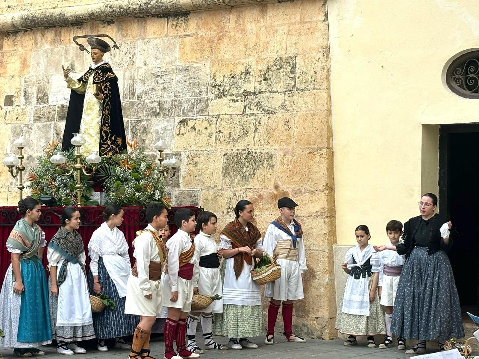 El grupo Torrent Ball representa el "Milagro del Mocadoret" de Sant Vicent Ferrer