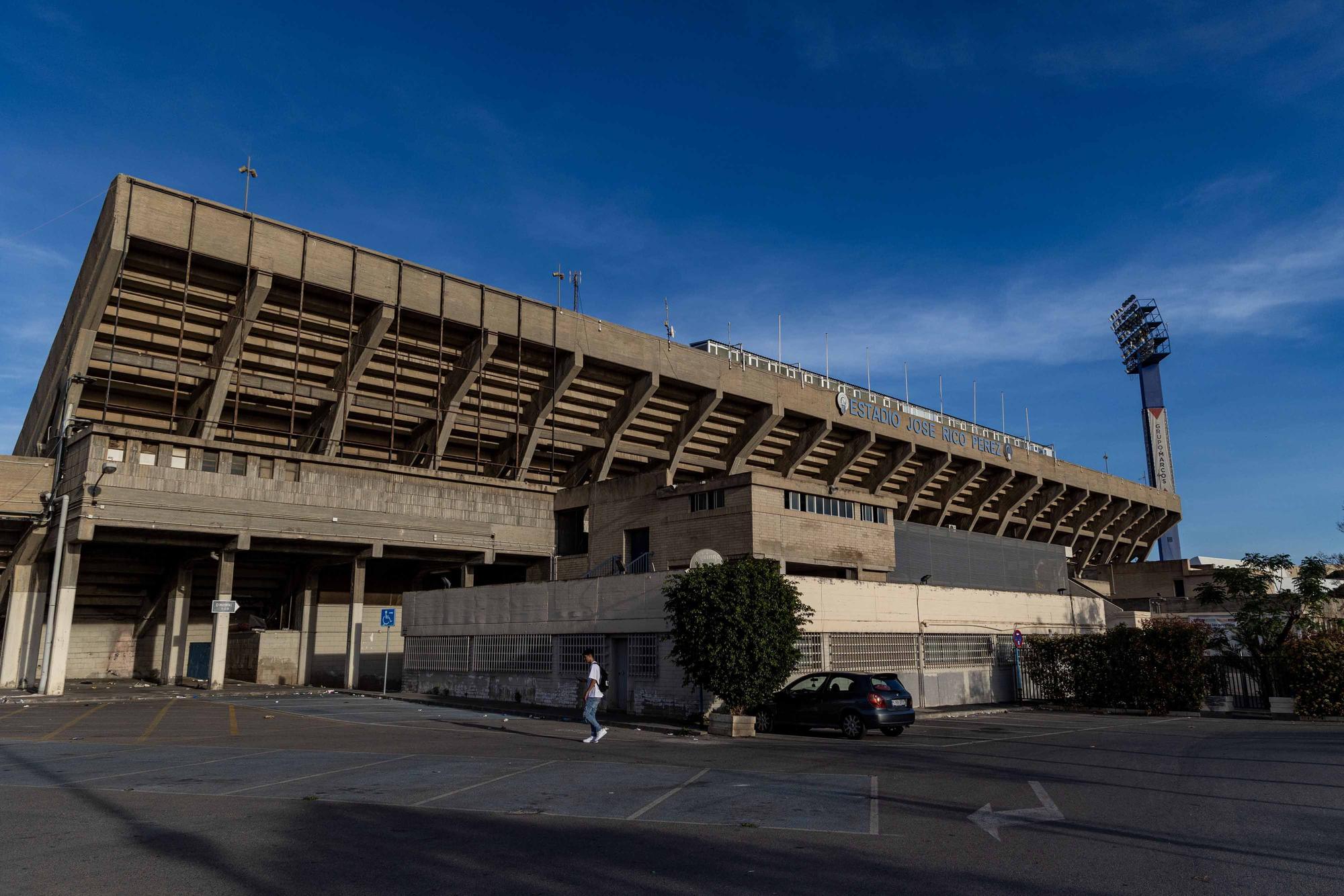 Este es el lamentable estado de los alrededores del estadio Rico Pérez del Hércules de Alicante