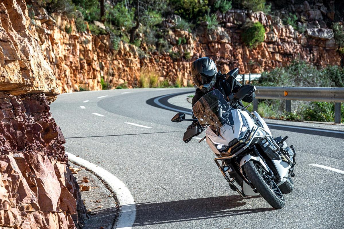 El 368G destaca por el aplomo en curvas rápidas y viveza en los tramos más virados