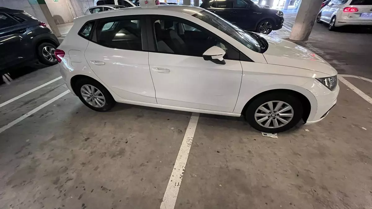 Todas las formas de aparcar mal en el aparcamiento subterráneo del Hospital de Son Espases