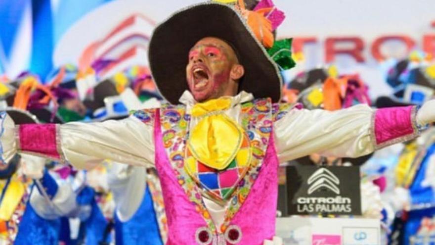 Nietos presenta su disfraz en Tenerife para unir los carnavales