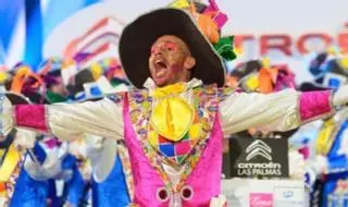 Nietos presenta su disfraz en Tenerife para unir los carnavales