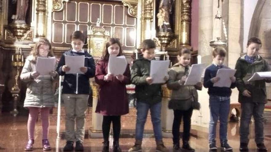 Los niños de Candás dan la bienvenida a la Navidad