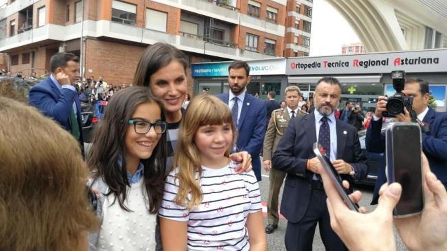 "¿No salió?, pues repetimos", la historia de un selfie con la Reina