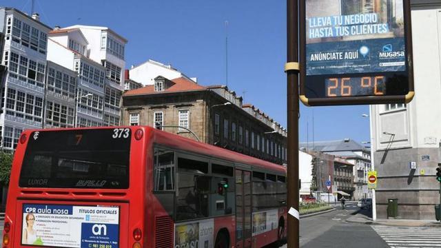 Alta temperatura en el centro de A Coruña. |   // CARLOS PARDELLAS