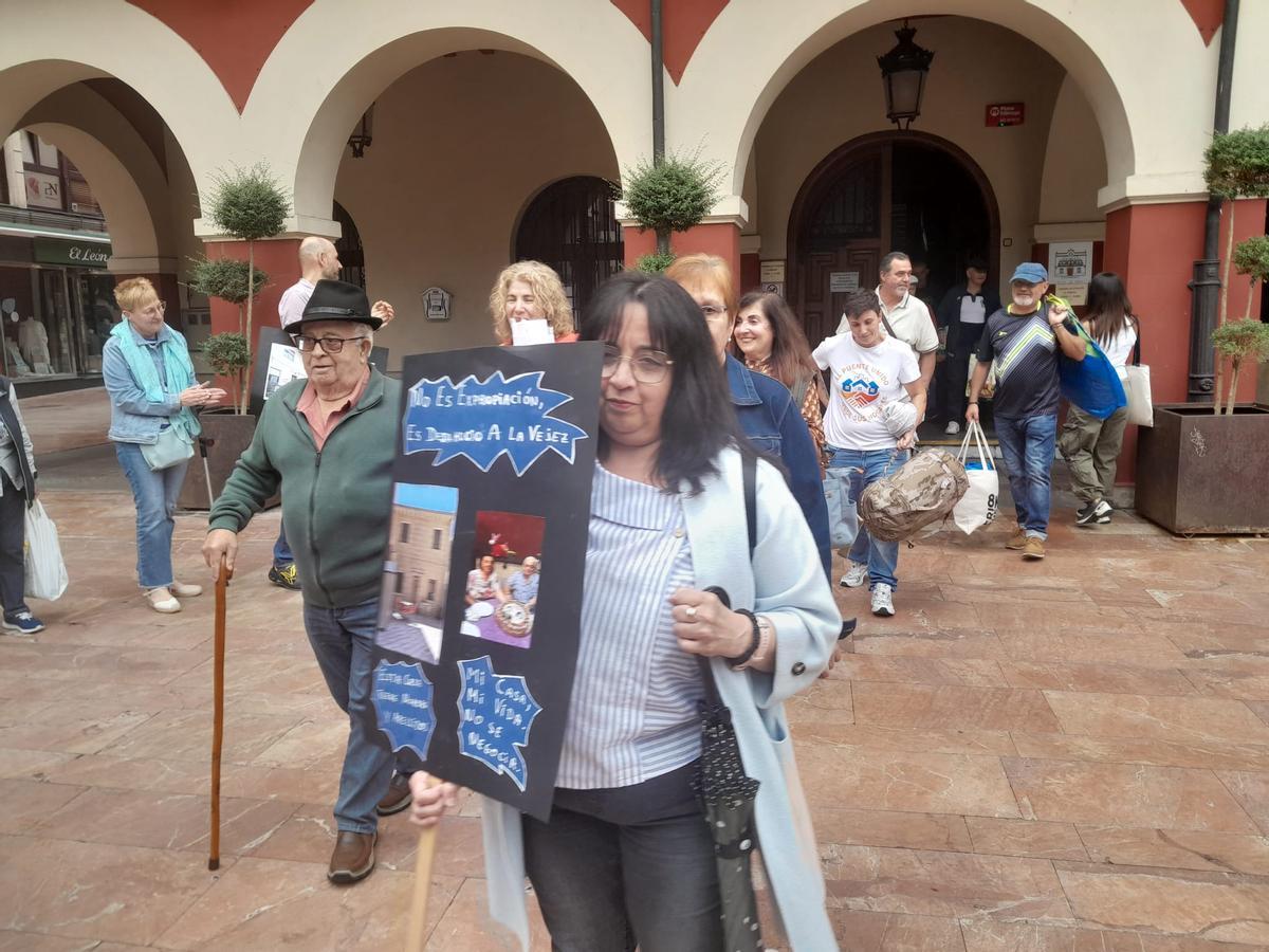 Vecinos saliendo del encierro.