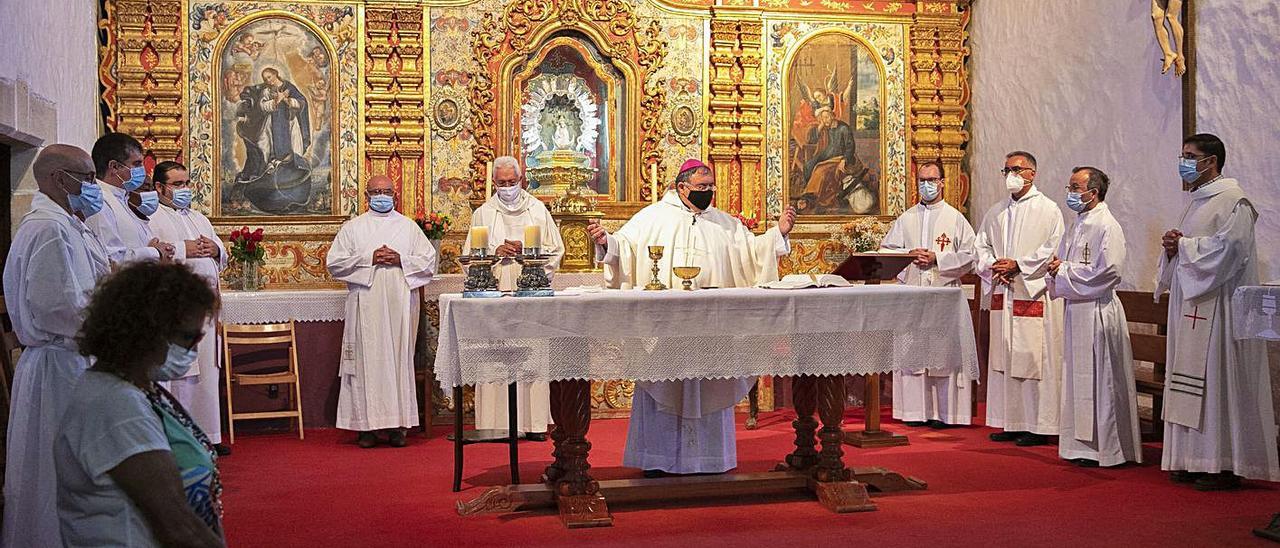 Mazuelos pide a los curas una iglesia con “puertas abiertas”