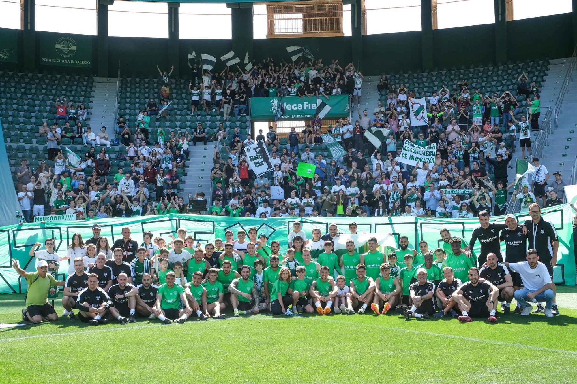 La afición del Elche CF muestra su apoyo al equipo antes del importante partido frente al Zaragoza