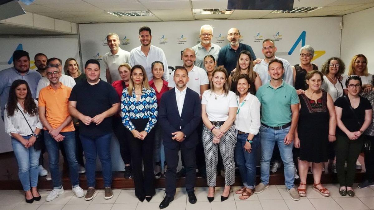 Un momento de la Asamblea Local de Coalición Canaria en Santa Cruz de Tenerife celebrada anoche.