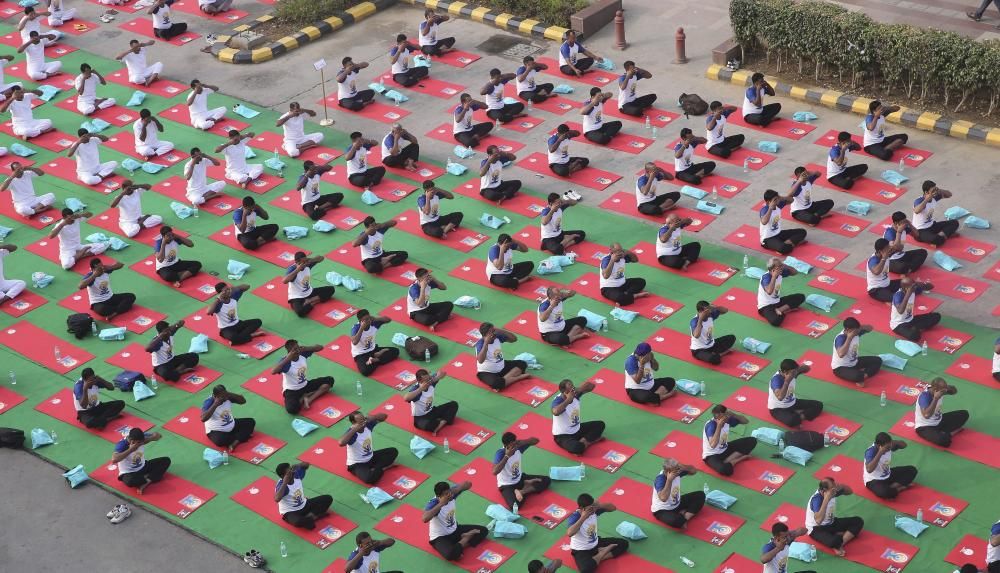 La India celebra el Día Internacional del Yoga