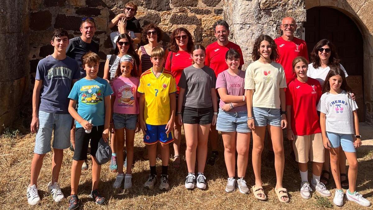 Deportistas del CAX Orientació en la competición en Soria.