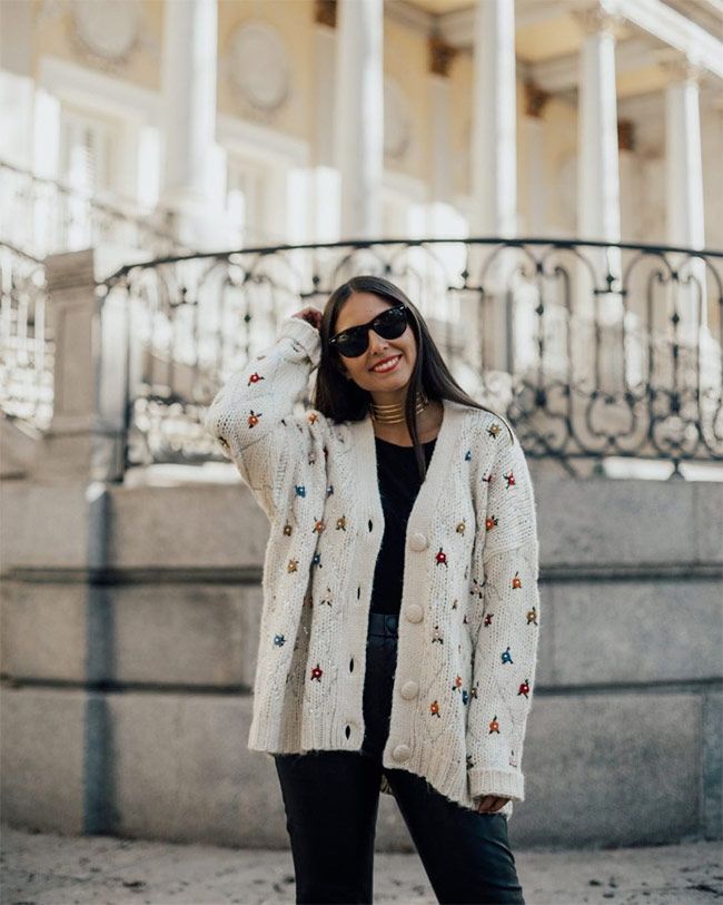 Instagram esta chaqueta bordada Zara porque es calentita y va genial tanto vaqueros y zapatillas como con de invitada - Woman