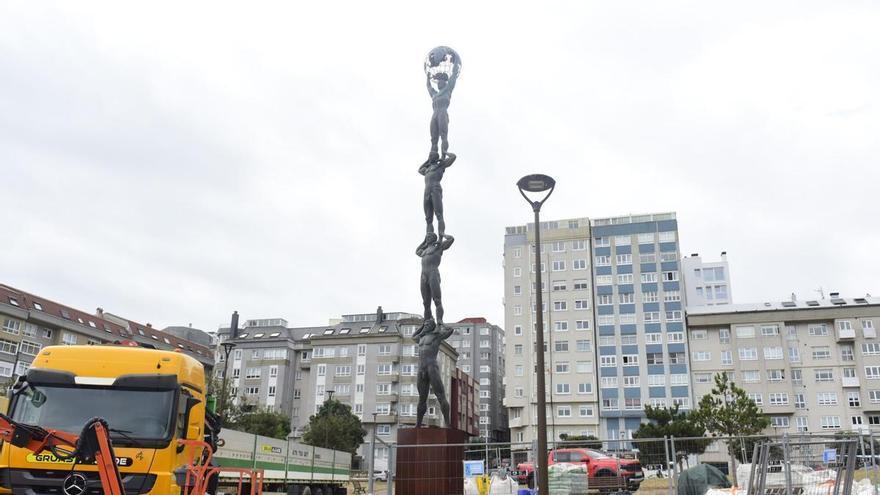 Selva García Pomes, hija de 'Pepín' de la Lejía y donante de la escultura que ya se levanta en A Coruña: "Este monumento es el fruto de la verdad"