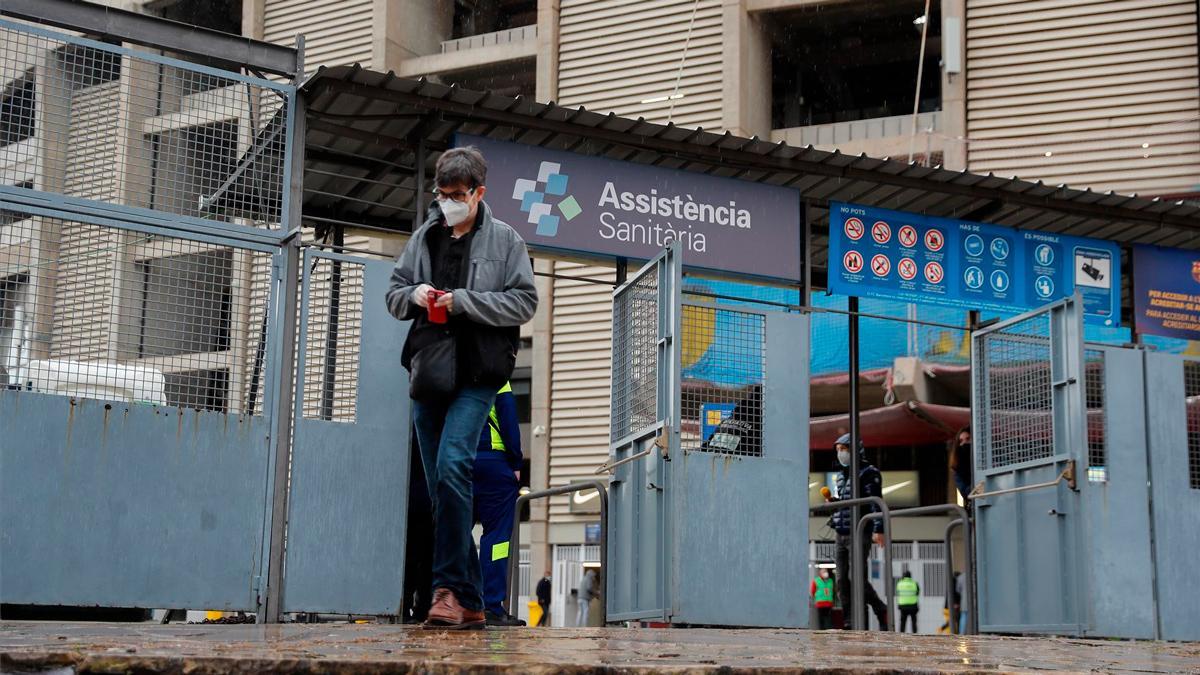 Así se encuentra los aledaños del Camp Nou a mitad de la mañana