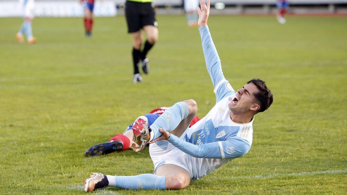 Lance del partido entre el Compostela y el Bergantiños