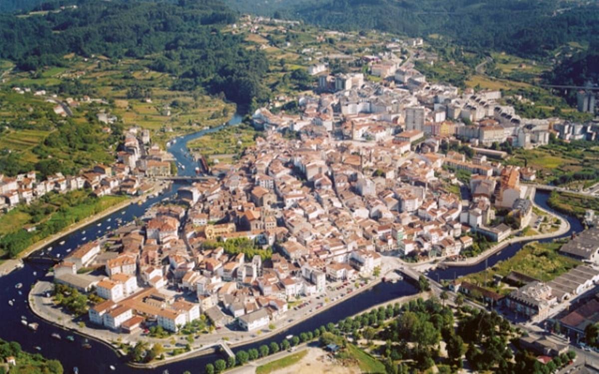 El ambiente medieval de este pueblo invita a pasear por sus calles.