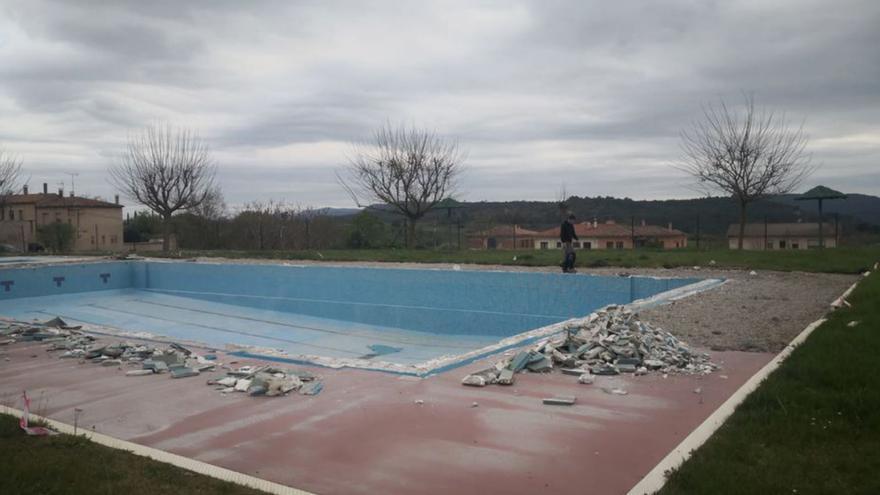 Moià comença els treballs de millora a la piscina municipal