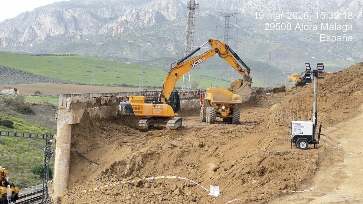 Puente publica vídeos para mostrar la complejidad de las obras en la vía del AVE a Málaga