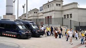 Imagen del dispositivo de seguridad de los Mossos en el Estadi
