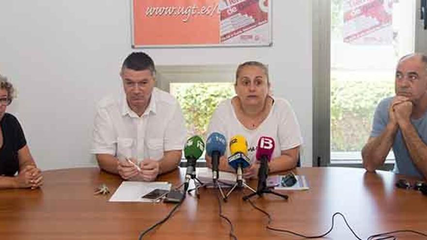 Los representantes de la Federación de Hostelería de UGT, en la rueda de prensa de ayer.