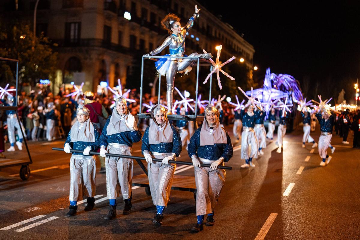 Locura por la cabalgata de Reyes Magos en Barcelona