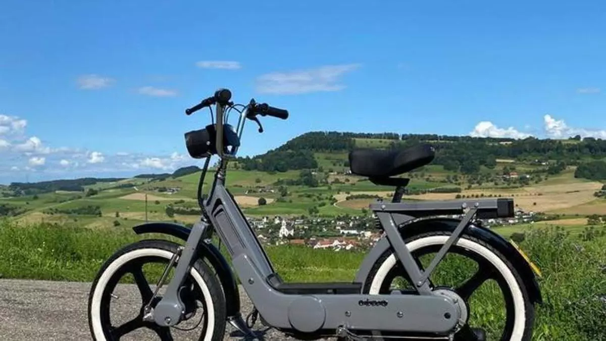 De Italia a Cabo Norte: recorre 5.000 kilómetros en un ciclomotor de 50cc