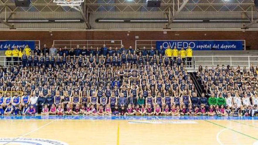 La gran familia del Oviedo Club Baloncesto