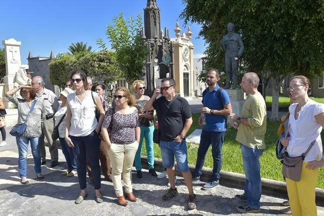 Ruta por el cementerio de Vegueta