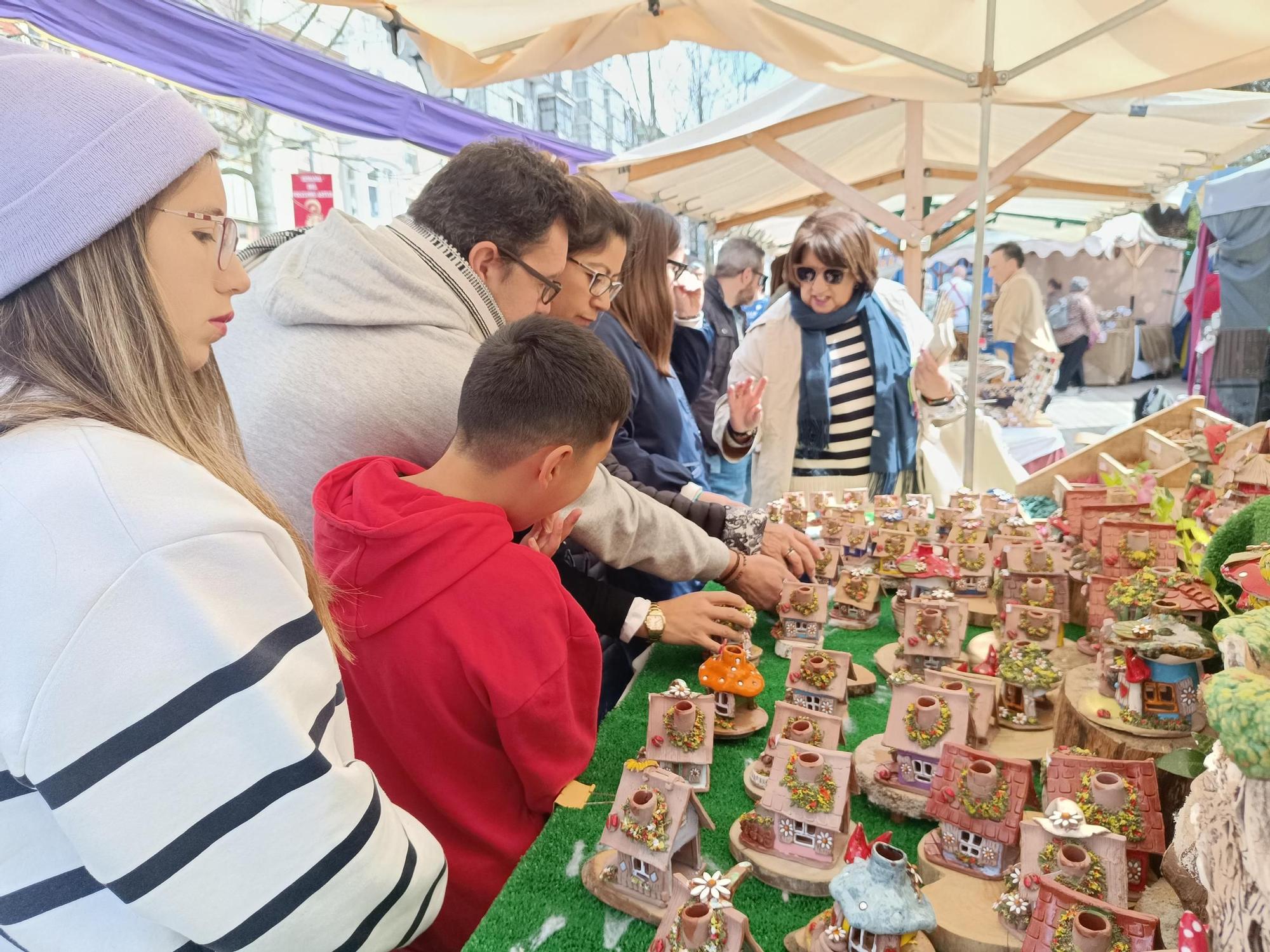 El Mercáu Polesu de Güevos Pintos, en imágenes