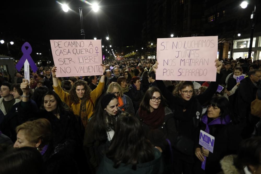 25N: Manifestación en Gijón contra la violencia de género