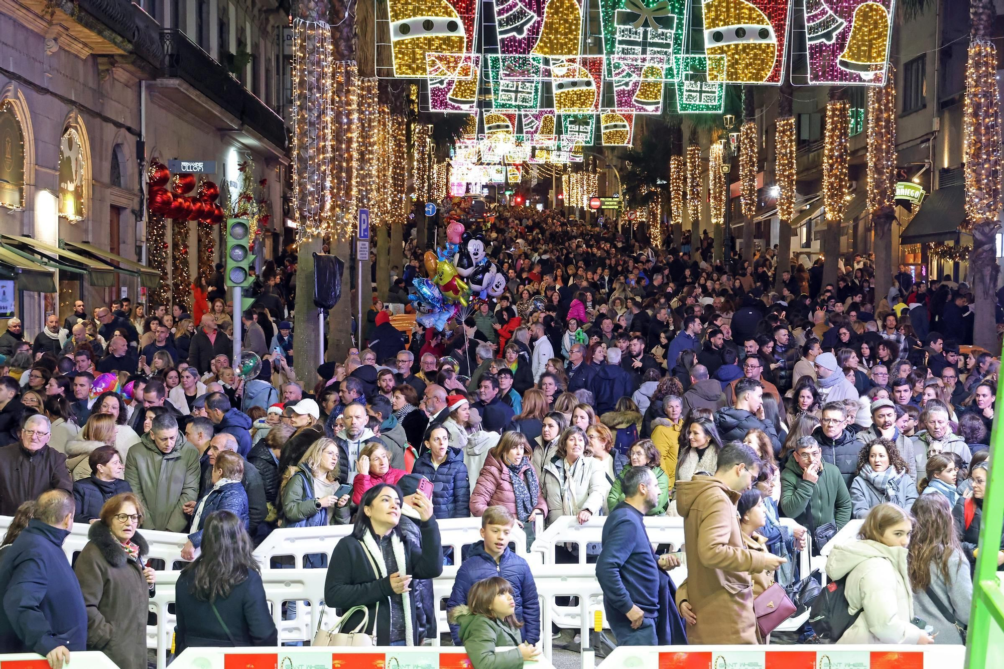 Las luces de Navidad atraen a miles de visitantes a Vigo