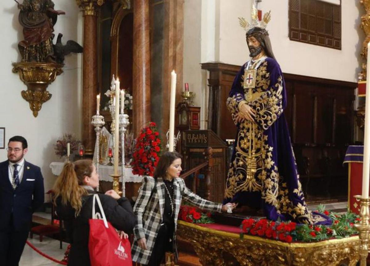 Trinitarios 8 Besapiés a Jesús Rescatado.